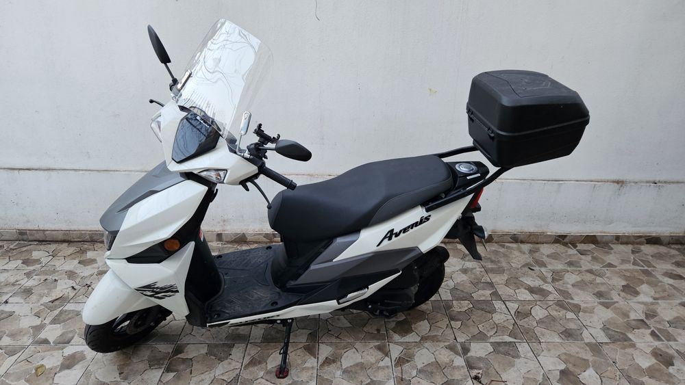 Vand scuter Suzuki Avenis 125 cmc, permis categoria B + cursuri
