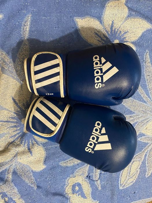 Боксерские перчатки