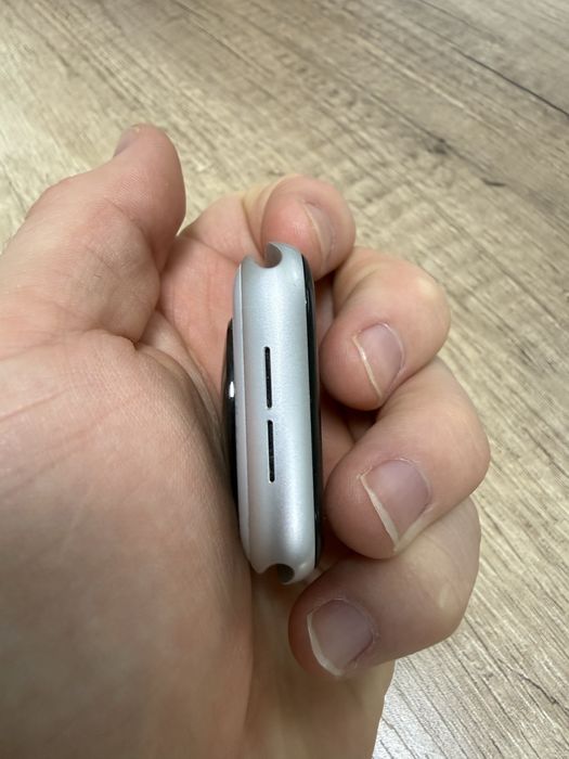 Apple Watch SE (GPS, 2-го поколения)