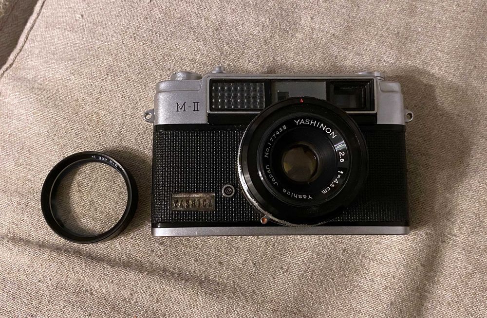 Aparat foto film Yashica M-II - model de colectie - netestat anii 60