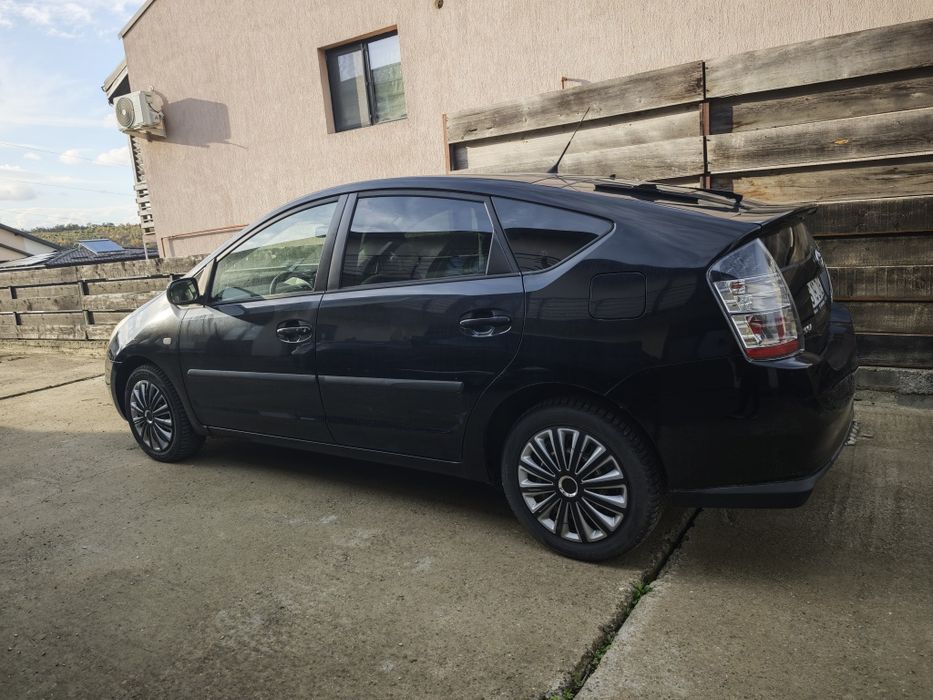 Toyota prius generația  II