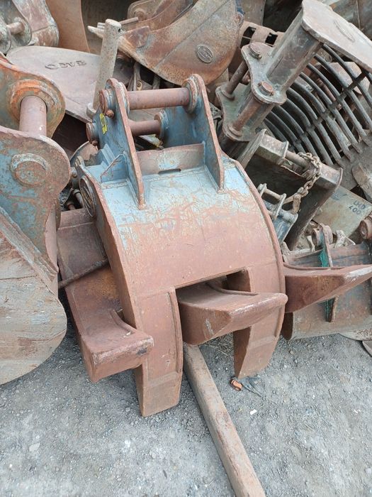 Cupe excavator & buldo