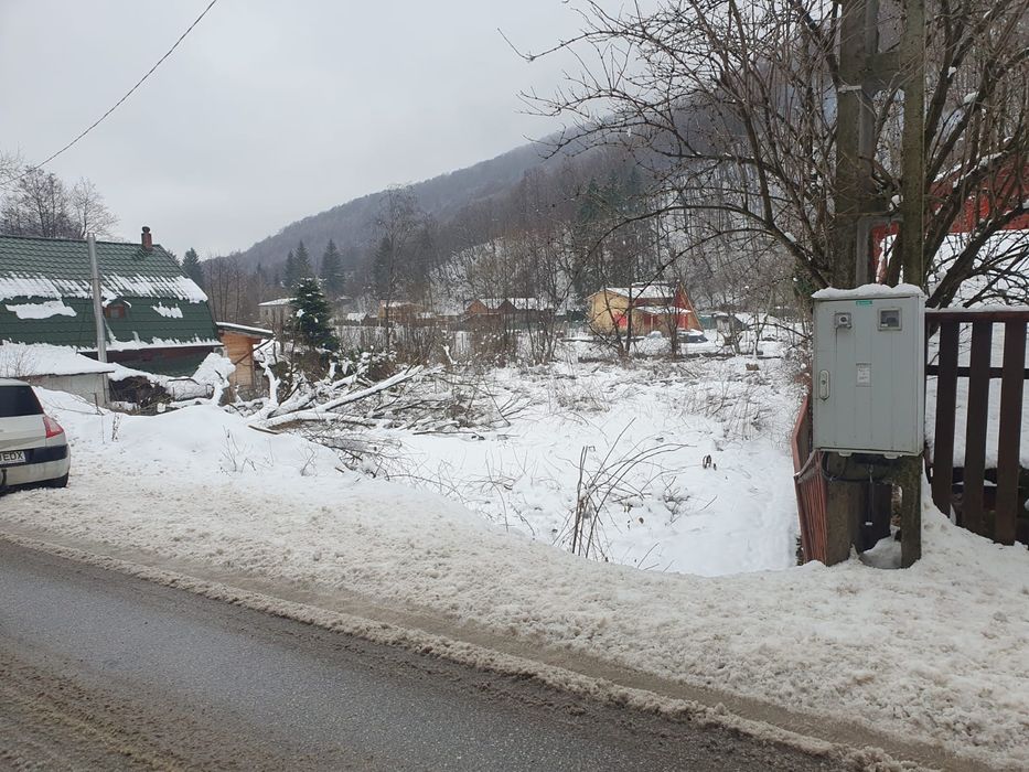 Vând teren intravilan