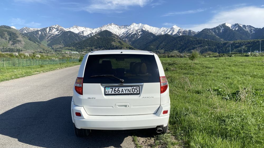 Продам Isuzu Axiom