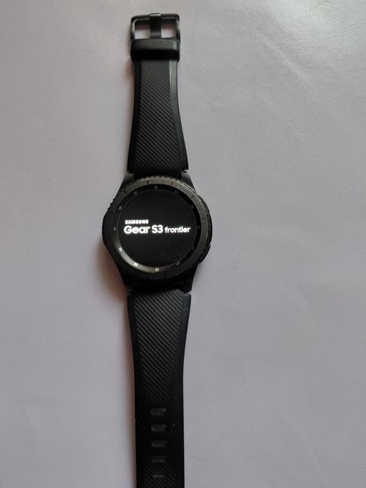 Ceas Samsung  gear 3  se poate conecta la  telefon mobil ,