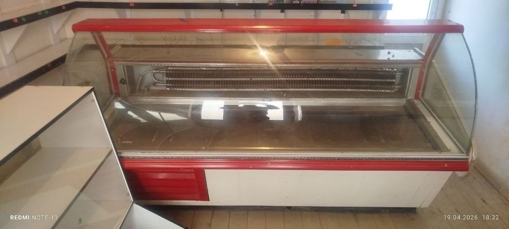 Holodilnik vitrina marazelka doʻkon jihozlari sptiladi