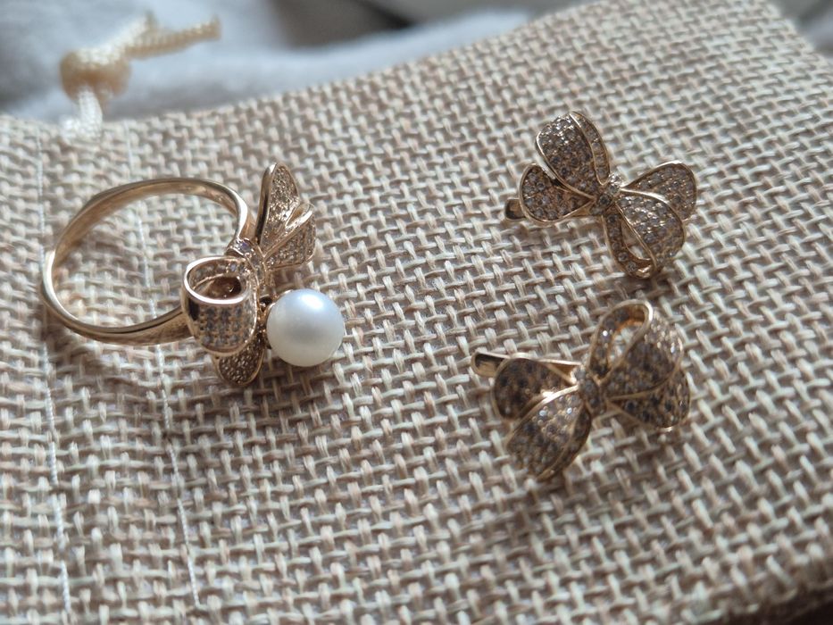 Златен    комплект , нов