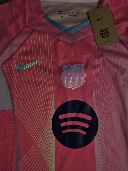Tricou Barcelona roz
