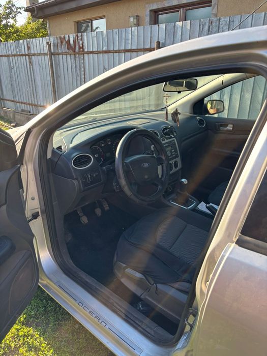 Dezmembrez Ford Focus 2