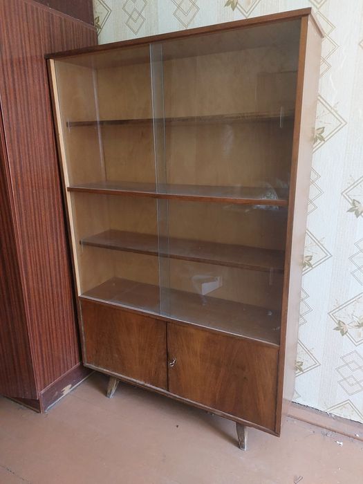 Отдам даром двери доски шкафы итд