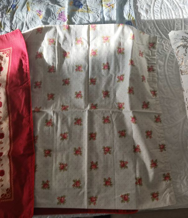 Продаю наволочки размер 70 х 70, новые, 4 штуки, новые