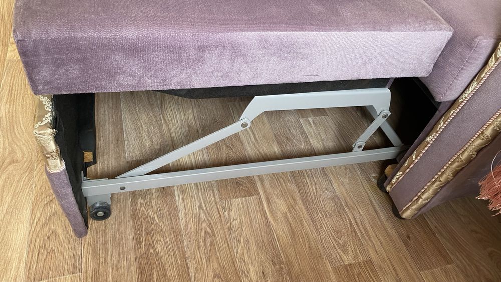 Продается диван 4 метра