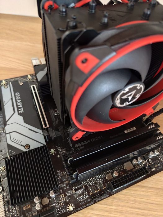 Kit CPU Ryzen 7950X  și placa de baza