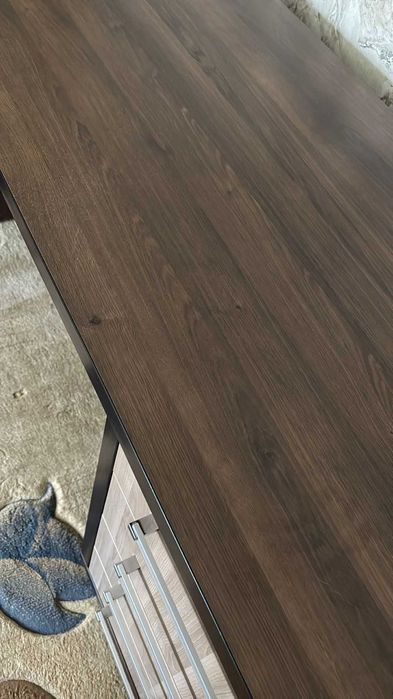 Стол письменный-добротный