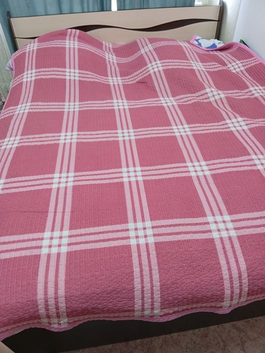 Продам 2-х спальную кровать, в хорошем состоянии, с матрасом ф-мы Сова