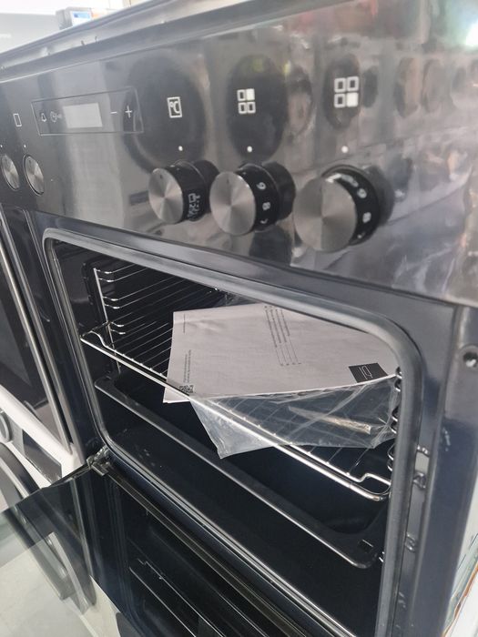 Фурна за вграждане с котлони Siemens