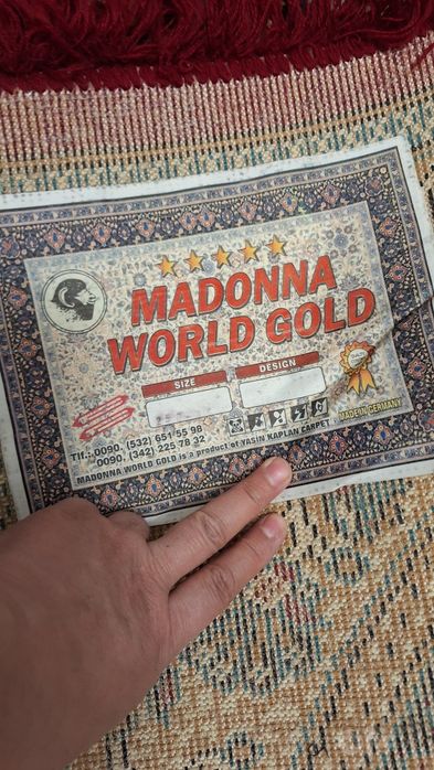 Srochna sotiladi.   Yengi Madonna gilam sotiladi
