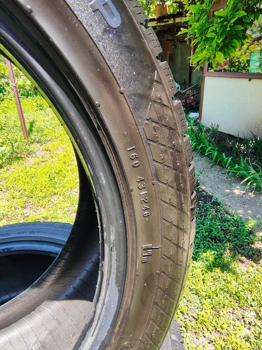 Гуми  235/45/18 4бр. Nokian