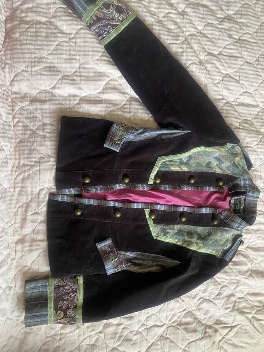 Продаеться  одежда