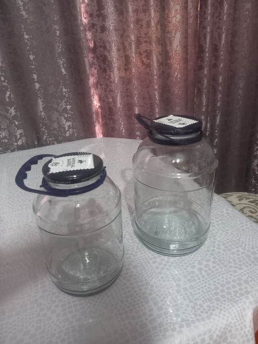 Продам банки 3л и 2л