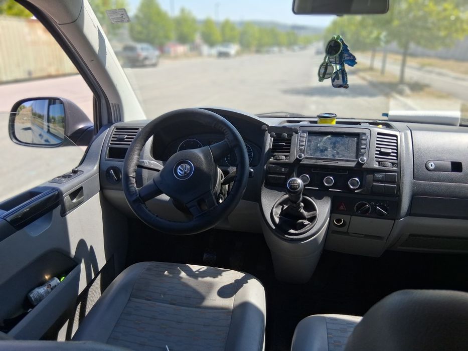 Volkswagen transporter 9 locuri