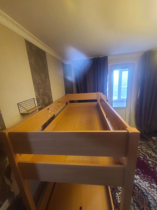 Вухъярустная кровать