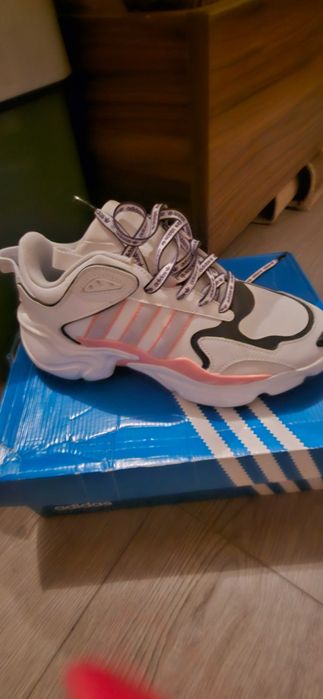 Маратонки Adidas Womens Magmur Runner, размер 40