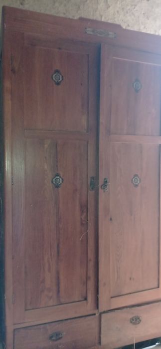 Старинен гардероб