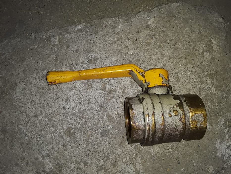 Продам     краны