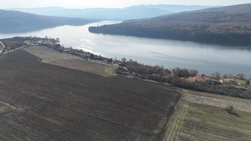 Парцел - язовир Пчелина
