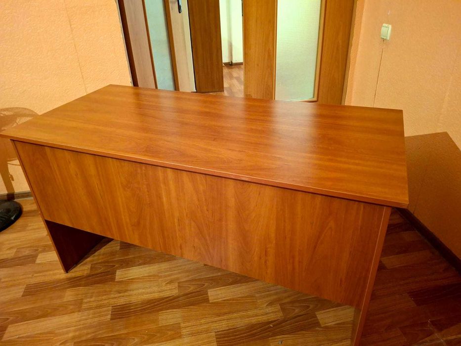 Офиске арналған Жұмыс столдары