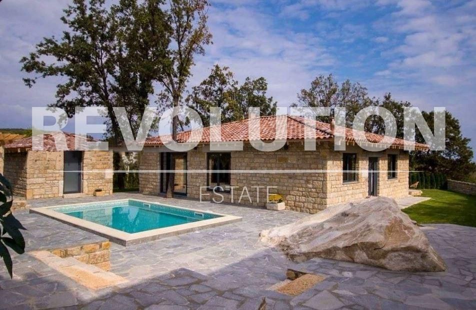 Дава се под наем Къща в к.к. Св.Св. Константин и Елена - 120 кв.м за 1695.24 € - Снимка #12