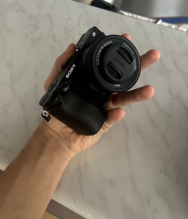 Sony Alpha a6100 + Kit Lens