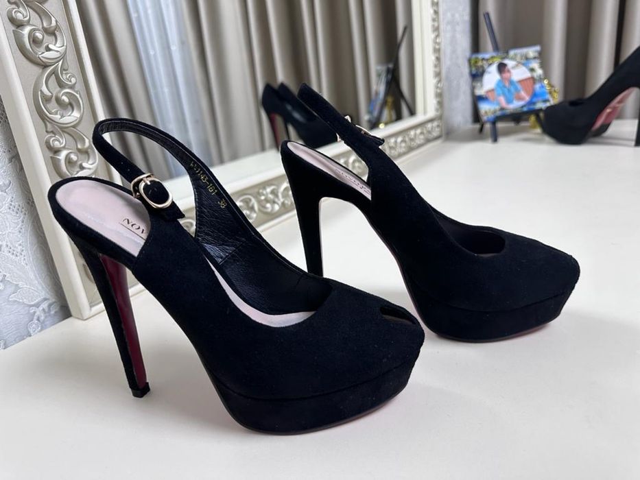 Продаю босоножки