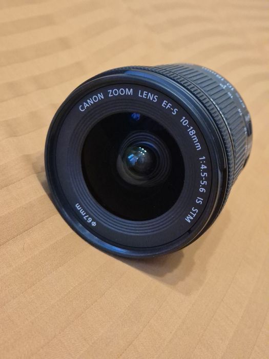 Canon EF-S 10-18mm f/4.5-5.6 IS STM