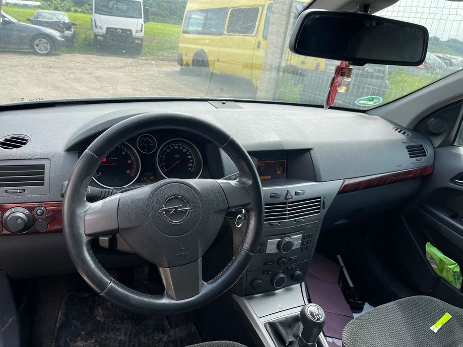 Dezmembrari Opel Astra H 1.7 CDTi