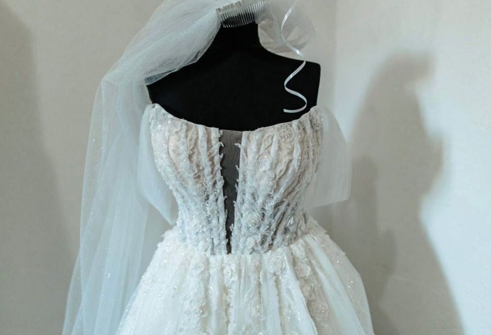 Vând rochie mireasă mărimea xs|s