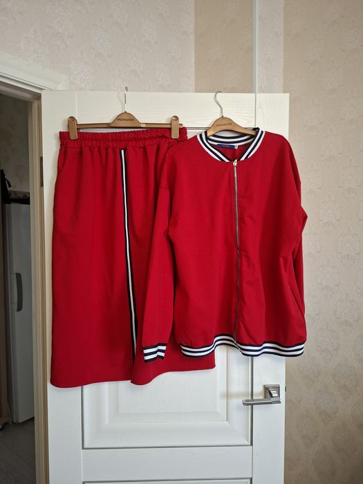 Продам костюм 52р