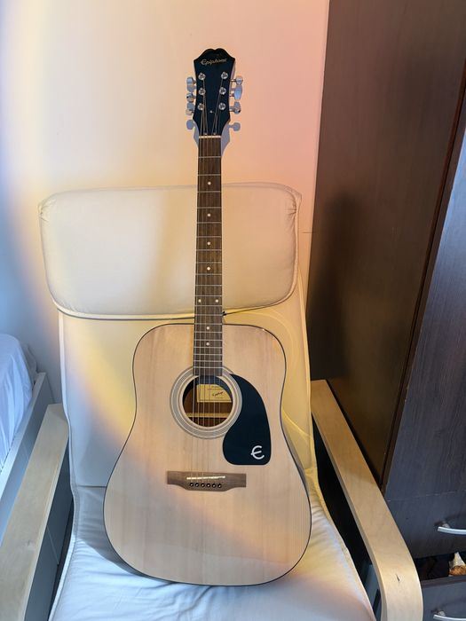 Акустични китари Ibanez и Epiphone