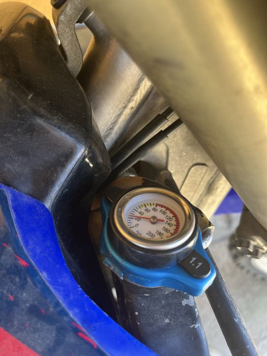 yamaha yz250f 4t (vand sau schimb cu un alt cross)