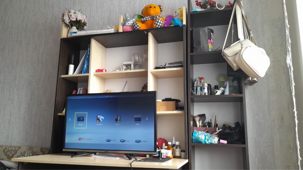 Продам стенку и стол