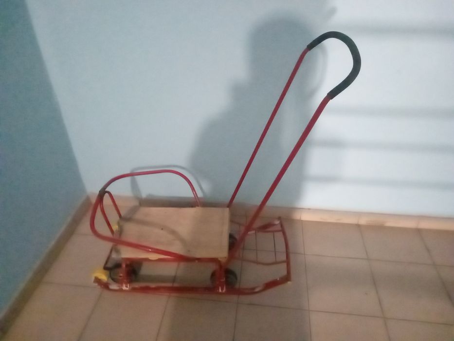 Старые санки за бесценок