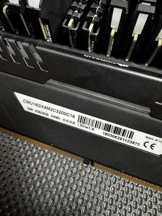 Memorii ram ddr4 16 gb 3200 pc desktop workstation
