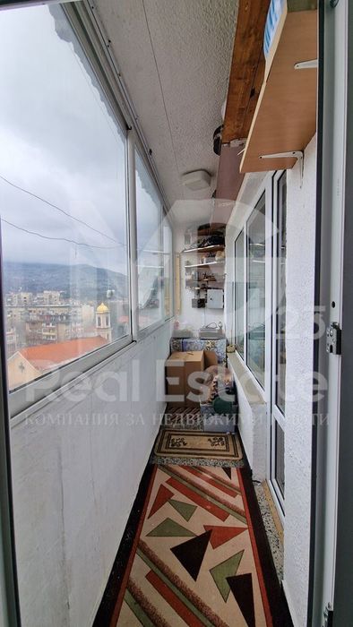 Двустаен с ТРИ отделни помещения и ГАРАЖ в Центъра на Асеновград!