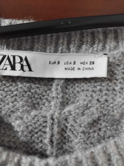 Pulover cu perlute Zara