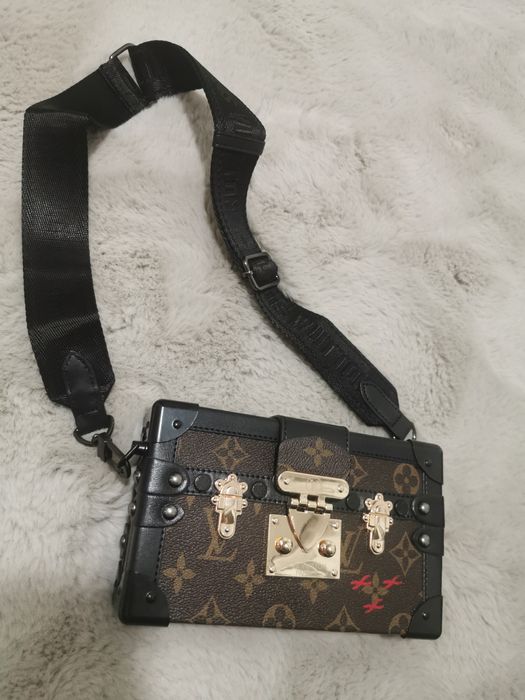 Louis Vuitton   Guess  Mark Jacob's чанта