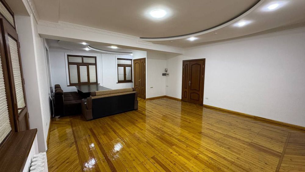 Недорогой Уютный Офис с возможностью проживания на  Ракат махалле 200м