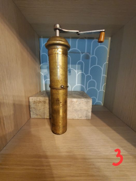 Mojar cu Pistil (2 modele vechi din bronz), rasnita veche alama