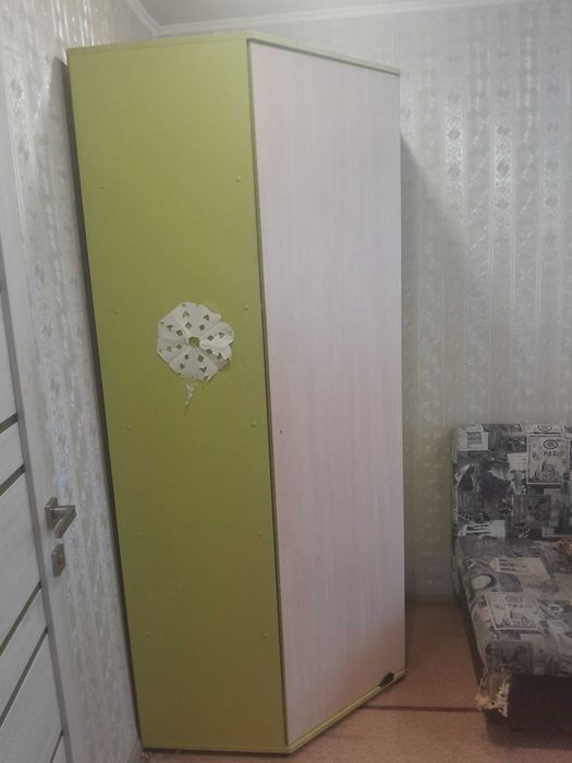 Угловой шкаф для дома