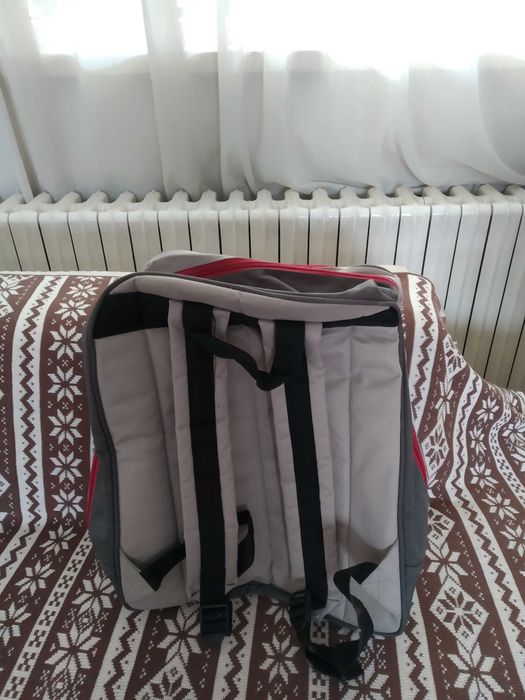 Продавам  НОВА раница удобна за градски условия Daniel Ray